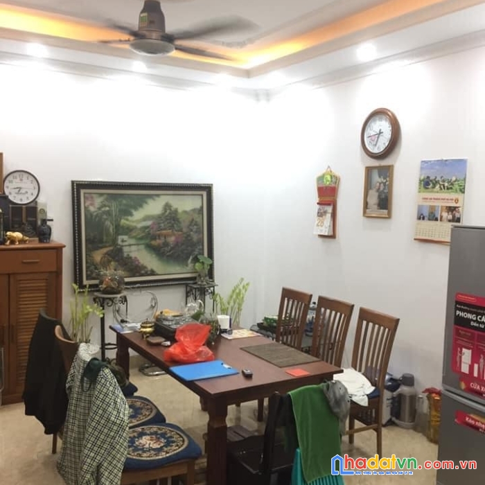 Nhà đẹp bồ đề, 5 tầng, ô tô đỗ cổng, mới, an sinh, giá 4 tỷ.