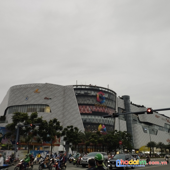 Bán đất tặng nhà c4  3pn ngang hiếm 6m xd mới hoặc cho thuê sau gigamall
