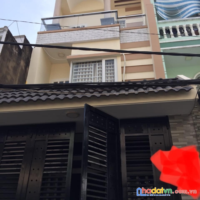 Lê văn quới- 60m2 - 3 tầng- xe hơi vào nhà – chỉ hơn 5 tỷ (tl)