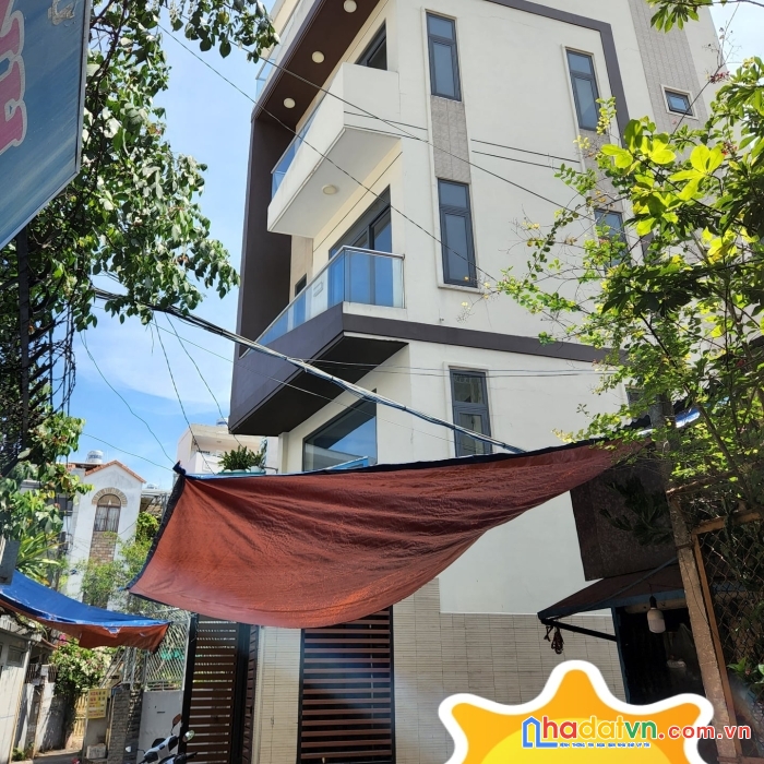 Mặt tiền lô góc - đẹp lung linh - hồ biểu chánh-pn - 5 tấm-hẻm xe hơi