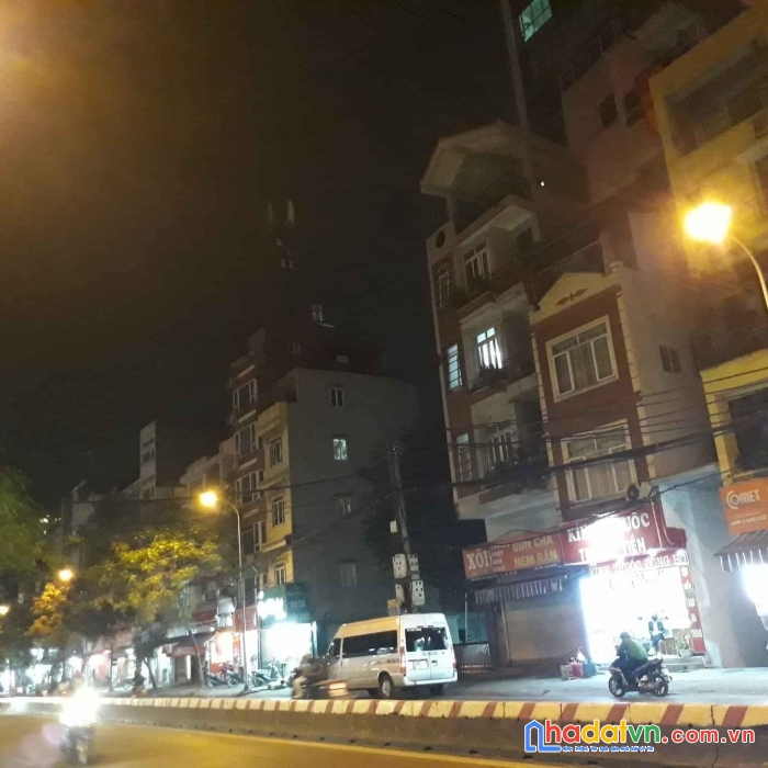 Bán nhà mặt phố đàm quang trung long biên 82 m2 * 6 tầng * 10 tỷ 5 vỉa hè rộng kinh doanh