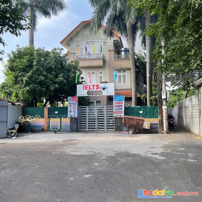 Bán biệt thự tây hồ. view hồ tây. có sân rộng. dt khủng 360/700m2. giá 55 tỷ