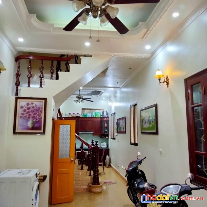 Cần bán nhà bạch mai, 31m2, 5 tầng, 3 ngủ, giá 2.65 tỷ, lô góc, nhà dân xây chắc chắn.