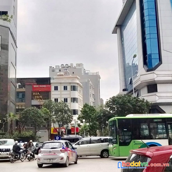 Bán 220m2 nhà ô tô sân  phố lê văn lương trung hòa cầu giấy  hà nội 18 tỷ.