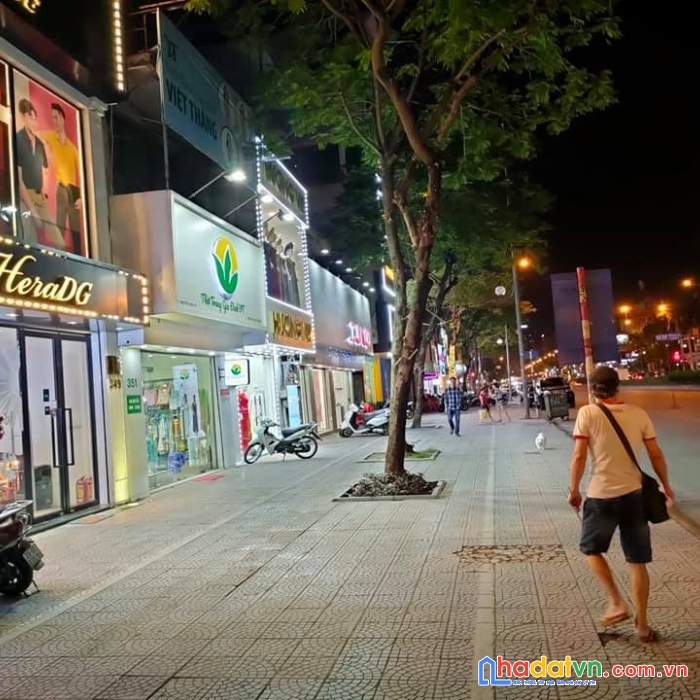 Bán nhà nguyễn văn cừ 4 tầng 28m-nhà đẹp ngõ nông giá chỉ 2.35 tỷ