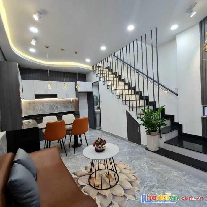 Nhà đẹp, phan xích long, 4 x 9m, 2 lầu, 4pn, 5.6 tỷ, bình thạnh