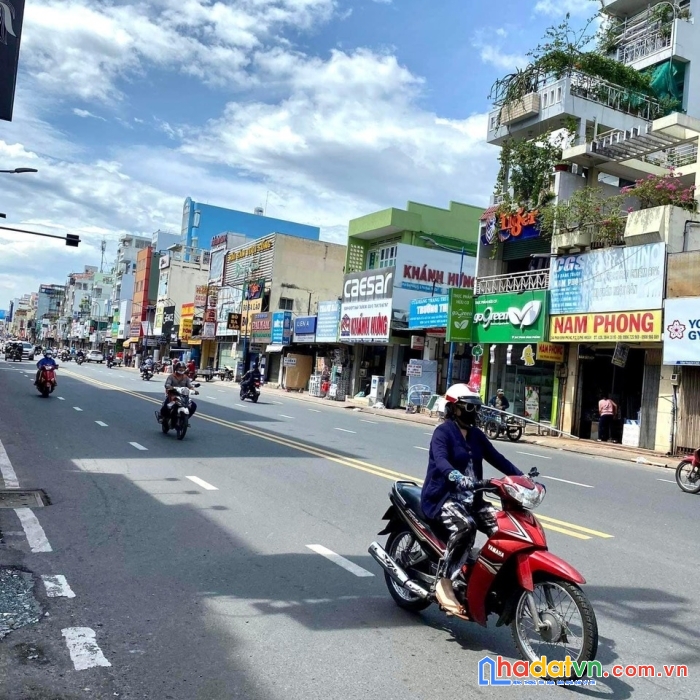 Hiếm,xe hơi ngủ trong nhà kiên cố quang trung,hẻm xe tăng đua(3.6x17.5),chỉ 6.6 tỷ.lh 0368460456