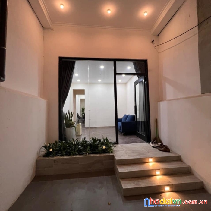 Chỉ nhỉnh 6 tỷ có ngay nhà đẹp nguyễn văn cừ, 78m, ô tô, 3 tầng, an sinh.