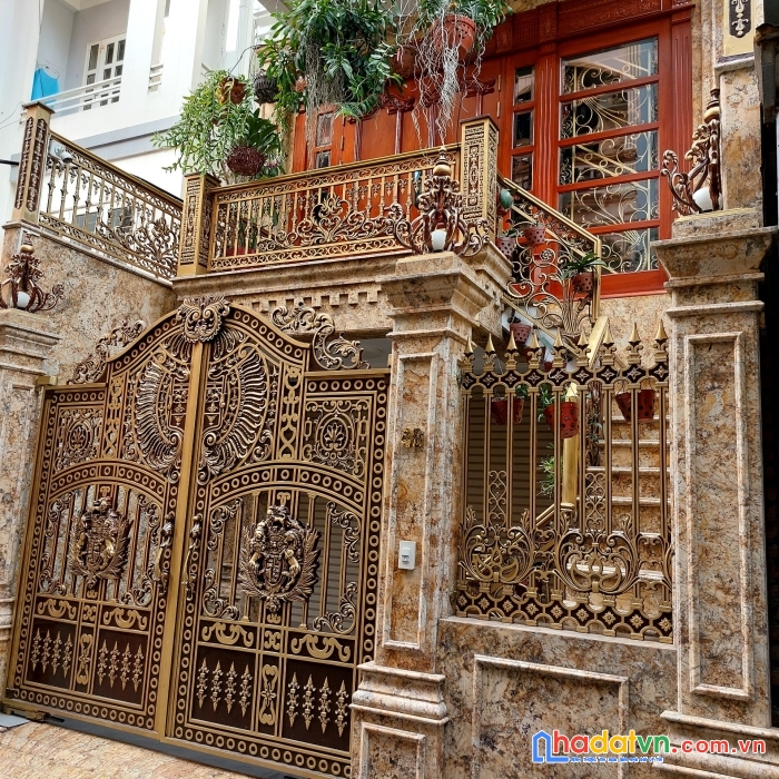 Bán nhà mặt phố lê trọng tấn, gần 200m2, măt tiền rộng 61 tỷ