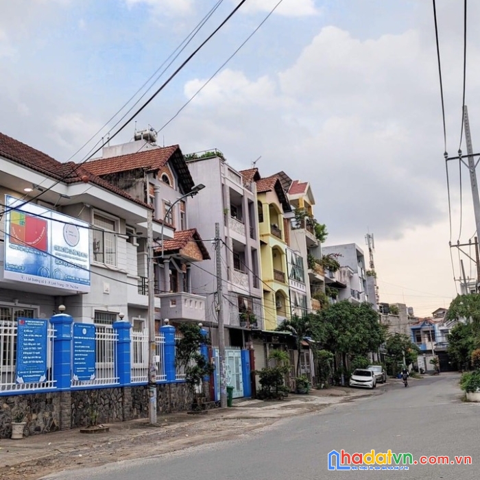 Chủ gởi bán gấp căn lô góc 2 mặt tiền đường số linh trung thủ đức-4tầng btct không lộ giới-dòng