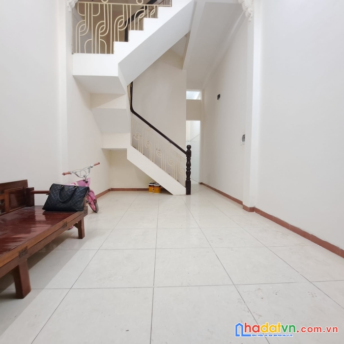 Bán nhà khương đình 40m - nhỉnh 4 tỷ - full nội thất - ba gác đỗ cửa