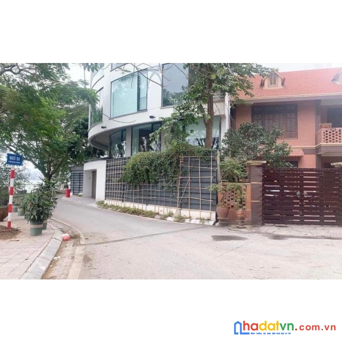 Bán biệt thự tây hồ. view hồ tây. dt 126m. mt 10m. giá 50 tỷ