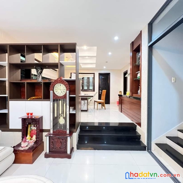 # bán biệt thự him lam q7 ngang  10 x 20 m đúc 3 tấm có 119 triệu m
 tiện ở hoặc mở cty