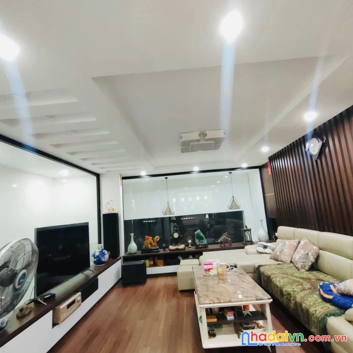 Bán nhà âu cơ-tây hồ-ô tô- kd-thang máy-dt55m2-5tầng-mt5.5m-giá:10,1 tỷ