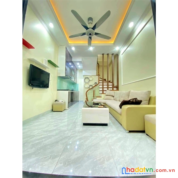Bán nhà phạm ngọc thạch, ngõ ô tô, 4 tầng chỉ 3.3 tỷ