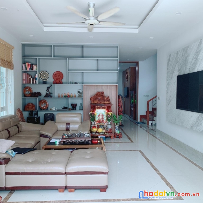 Giảm 700 triệu bán gấp nhà trần bình trọng, hxh, 6 phòng, giá 6.8 tỷ.