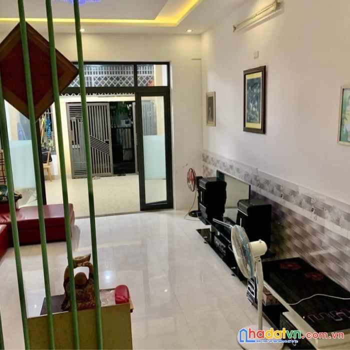 Nhà 2 tầng, 2 mê đúc, diện tích lớn, giá tốt trung tâm quận thanh khê.