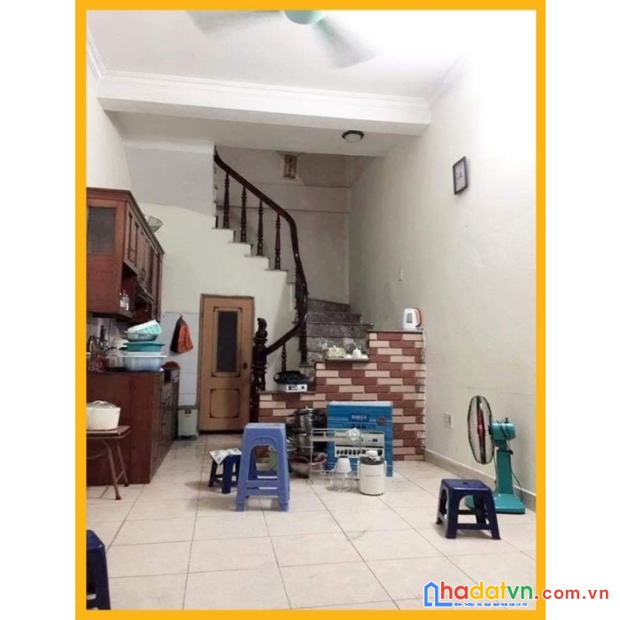 Trần khát chân gần phố mt4m, dt31m2 x 5 tầng, chỉ 2.8 tỷ.
