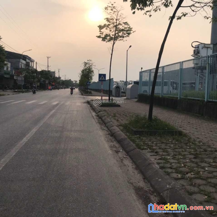 Cần bán nhượng nhà hàng quán ăn tại mặt đường chợ sam sung kinh doanh sầm uất