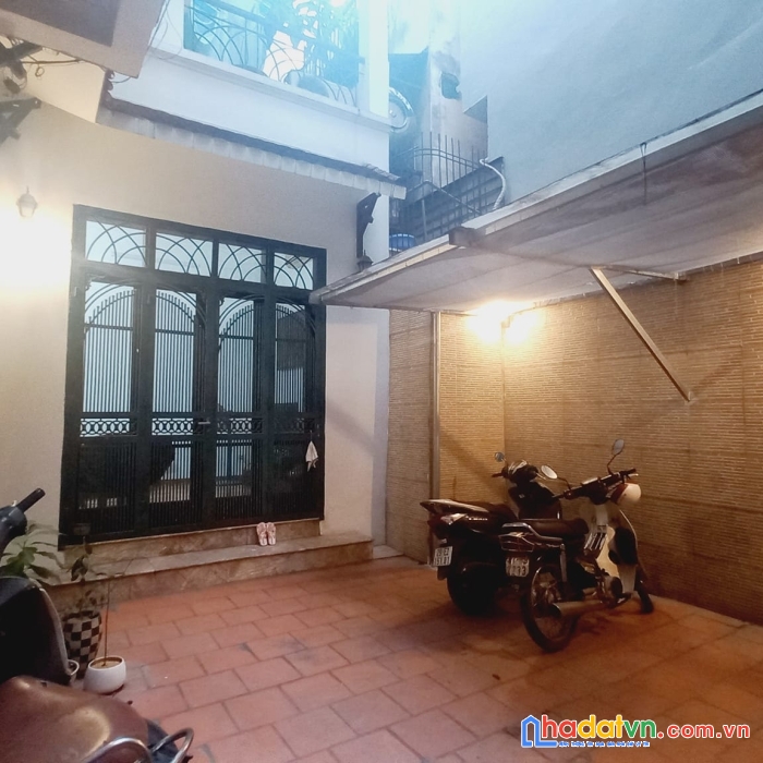 Bán nhà trần thái tông, cầu giấy, lô góc, kd online, gần bãi gửi xe ô tô, 40m x 5 tầng, giá 6 tỷ