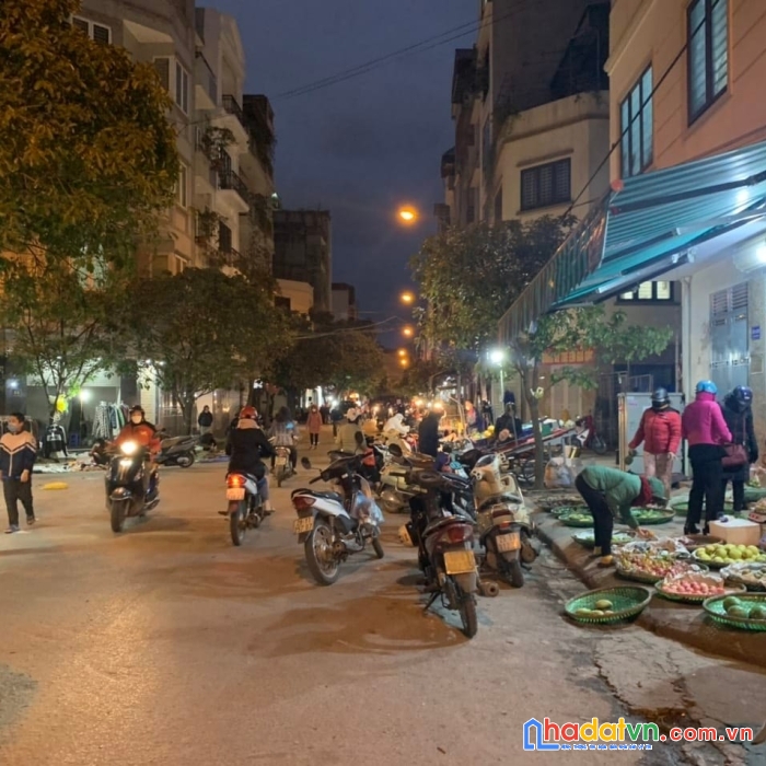 Chủ cần bán gấp nhà phan đình giót,ngõ thông, kinh doanh sát chợ bông đỏ,48m2, giá tốt 5,8 tỷ
