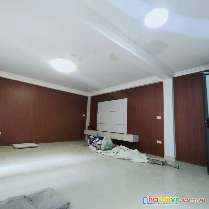 Bán nhà mặt phố sông sét - kinh doanh đa dạng - một mặt đường-một mặt ngõ ô tô bus