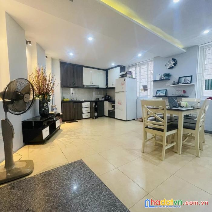 Bán căn góc mặt ngõ chợ thái thịnh, ô tô tránh, kinh doanh, dt50,5m2. 8 tỷ. 0338080356