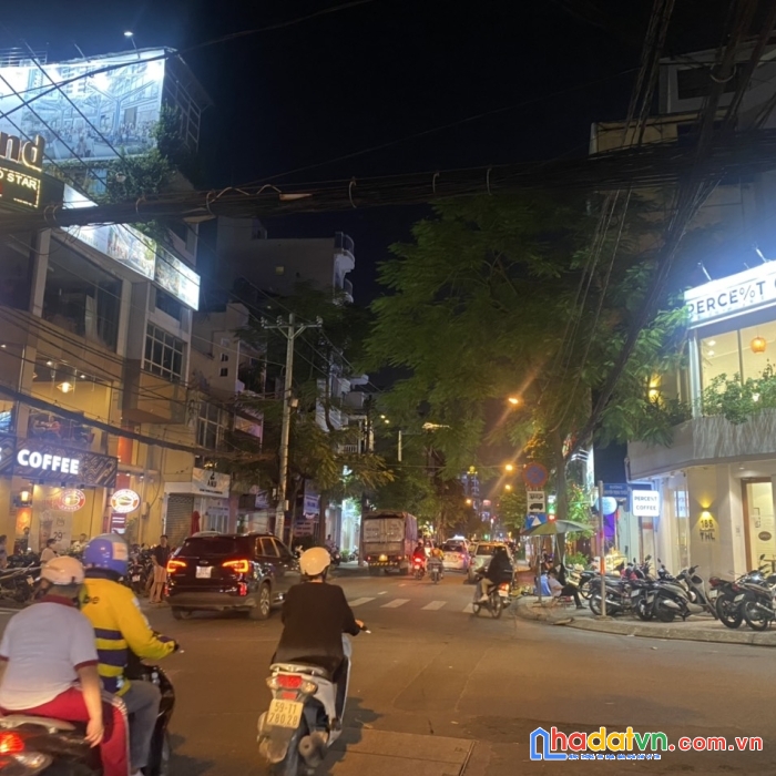 Bán nhà 2 mặt tiền trần huy liệu, nguyễn đình chính, 420 m2, 88 tỷ.