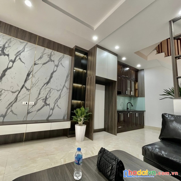 Bán nhà cổ linh ngọc trì long biên 107 m2 * 3 tầng * 5 tỷ 75 sân ô tô vào nhà, đủ công năng