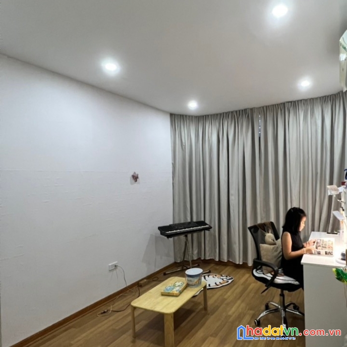Cc  cần bán gấp nhà  phố khâm thiên, đống đa, 36 m2, mt 3.0m, nhỉnh 3 tỷ