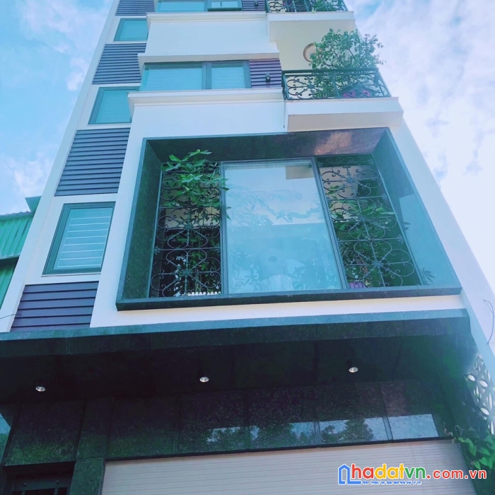 Bán nhà phố nguyễn văn cừ, mặt ngõ ô tô tránh, gara ô tô, thang máy xịn xò.