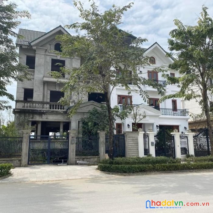 Biệt thự làng châu âu, 230tr/m2, trước nhà đường to, sau nhà công viên 25ha