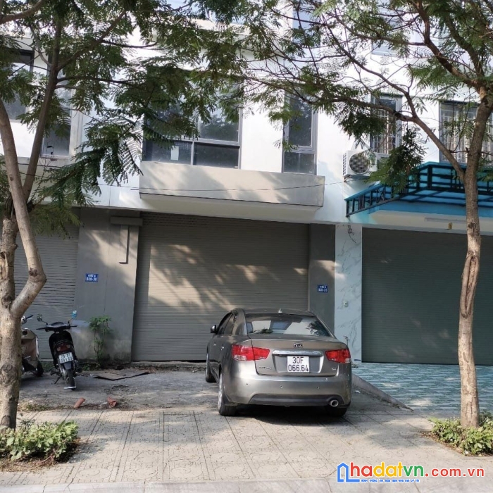 Bán nhà khu  đt văn quán - hà đông dt: 61m. 3 tầng. mt: 4,4m. giá 12,x tỷ. nhà phân lô  - 2 thoáng