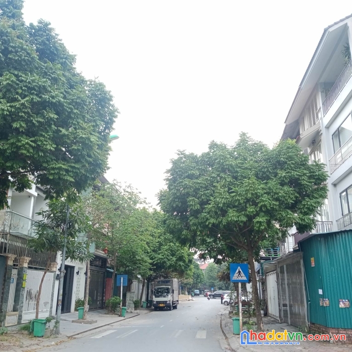 Bán nhà vườn tổng cục 5 yên xá 100m2x4t, mt5m, trục chính, giá 13.5 tỷ