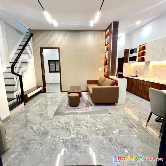 Cần bán ,nhà mới 2 tầng ,hoàng diệu, hải châu ,giá 2 tỷ nhỉnh.