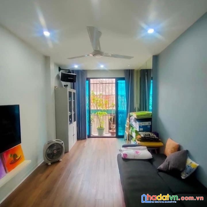 Bán nhà hào nam, đống đa, giá rẻ, dân xây, ở ngay, 43m2x5 tầng, chỉ 5.1 tỷ