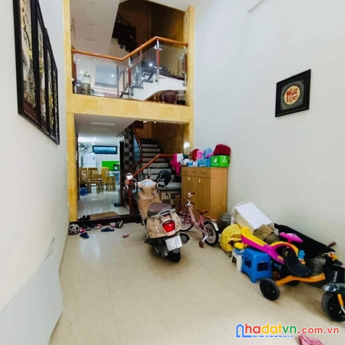 Cần bán gấp nhà phân lô cán bộ -  oto tránh- oto đõ - trung văn - từ liêm - hà nội