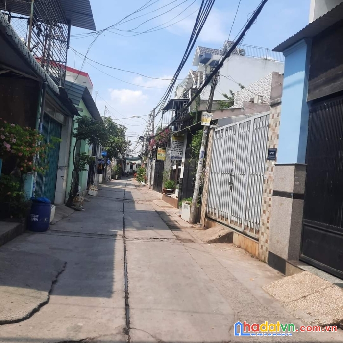Nhà 60m2 mặt tiền kinh doanh- chỉ 3 tỷ xxx. xây dựng 1 trệt 1 lầu kiên cố