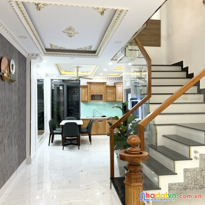 Bán nhà khu dân cư central home.dts 174m  4.2 x 14 có 5pn đường xe tải