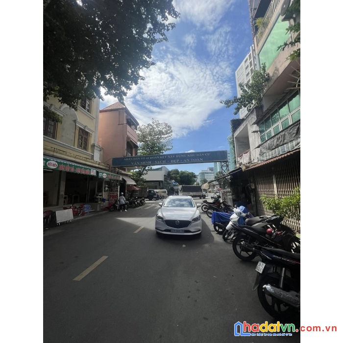 Siêu phẩm mặt tiền sao mai, thông cách mạng tháng tám và bành văn trân.