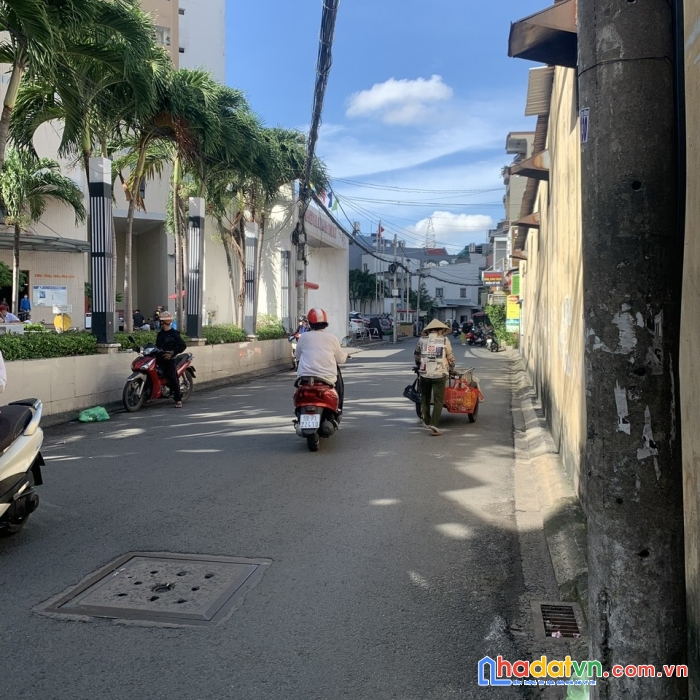 Cho thuê nhà hẻm xe hơi lạc long quân p9 tân bình