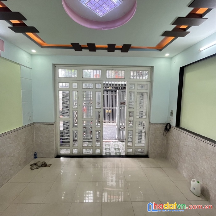 Bán nhà mới 3 tầng btct hẻm xe hơi đường lê văn khương quận 12 50m2 ngang 5m, chỉ 4,4 tỷ