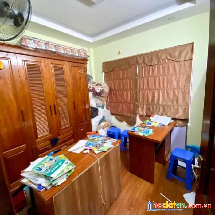 Cần bán nhà lạc long quân,cạnh bán đảo tây hồ.giáp khu hành chính thứ 2của hn