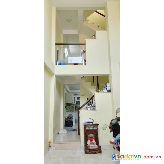 Nhà bán nở hậu hẻm 2737 phạm thế hiển p7q8. trệt,lửng,2 lầu. giá 4,65 tỷ tl
