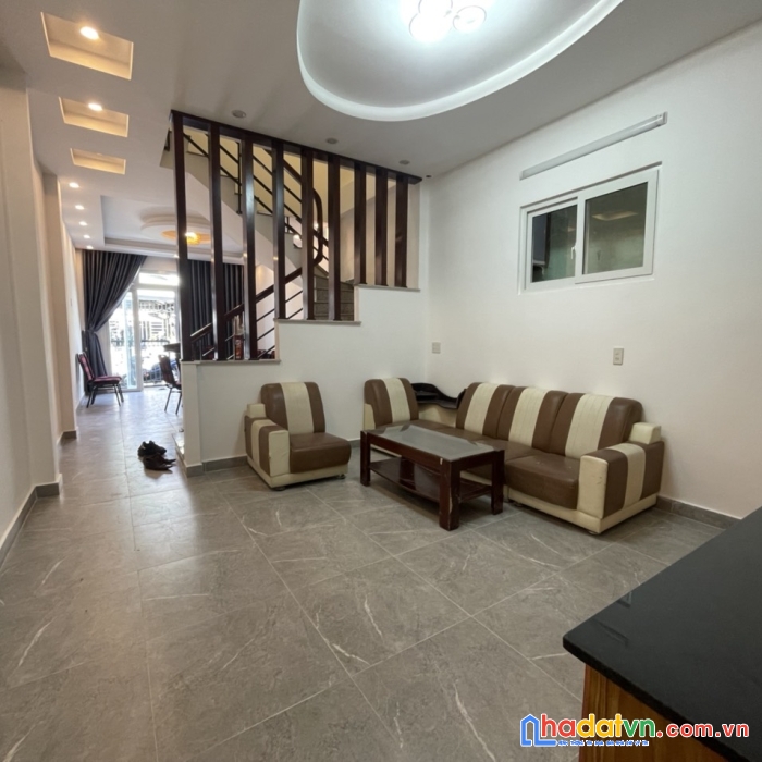 Nhà hà huy tập đường 4m sổ riêng xây dựng 1 trệt 2 lầu 4 pn