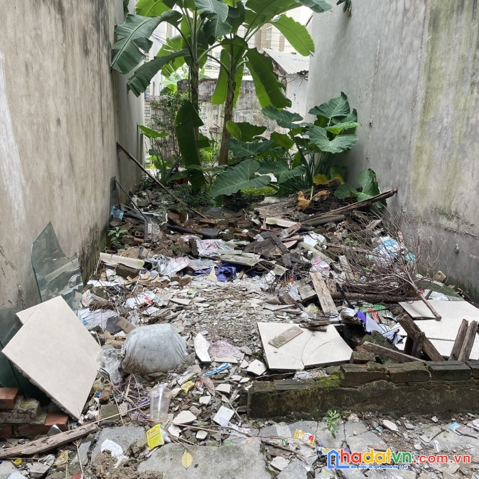 Bán đất 40m 2 mặt ngõ thông thoáng, ô tô lùi tận cửa, cách 1 nhà ra vị trí ô tô đỗ ngày đêm tại