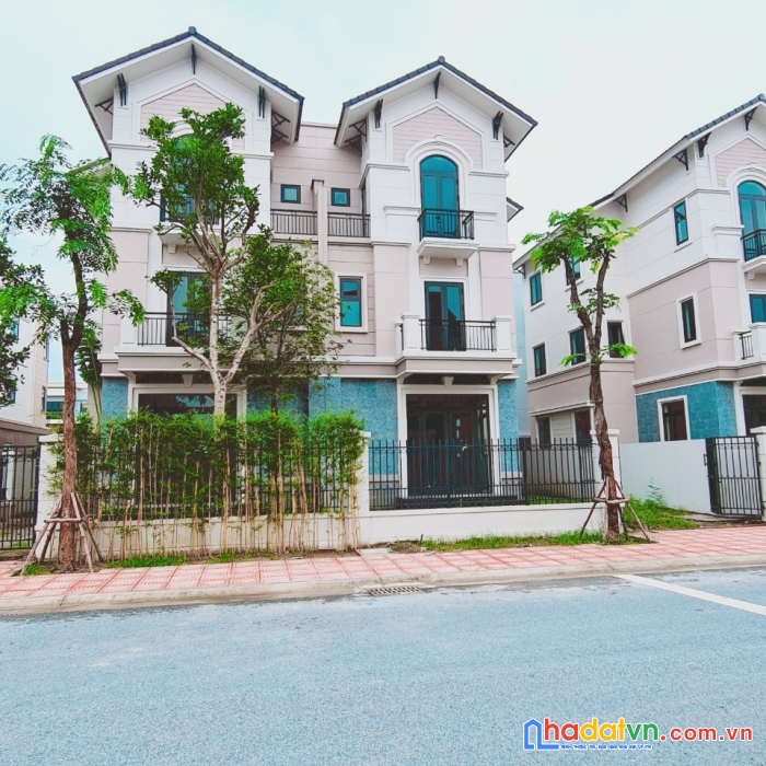 Chính chủ bán biệt thự 3 tầng 135m, tiện ích nội khu, sân thể thao, bệnh viện, trường học, khuôn