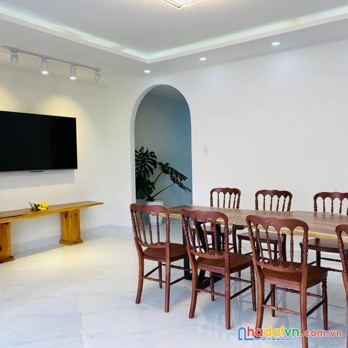 Giảm giá bán gấp nhà mặt tiền kinh doanh đường thi sách, đà lạt giá chỉ 11.5 tỷ