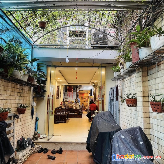 Mặt ngõ ái mộ, dân xây, ô tô, lô góc, giá rẻ chỉ nhỉnh 6 tỷ