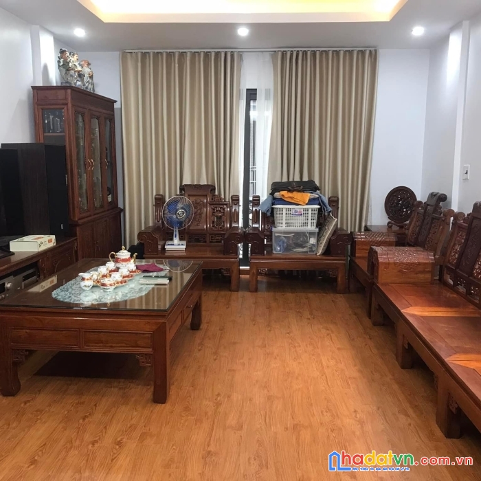 Ở ngay. bán phố lê đức thọ: 48m2*4t. mt4,5m. trước nhà 3,5m. không có nhà đối diện. hơn5tỷ